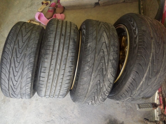 ล้อกล้วยไข่ขอบ 15 กว้าง 8 พร้อมยาง 9500 บาท