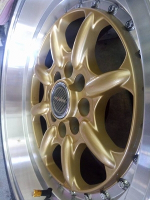 ล้อกล้วยไข่ขอบ 15 กว้าง 8 พร้อมยาง 9500 บาท