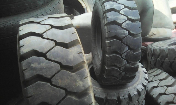 21x8-9ยางรถ ฟอร์คลิฟต์ tel.081-427-3941 ไิอดีไลน์ autobot107