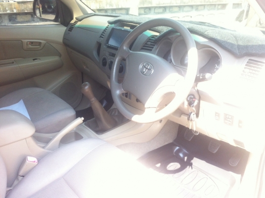 TOYOTA VIGO CAB2.5E D4D2008สภาพดีสีบรอนท์เงิน TOYOTA VIGO CAB2.5E D4D2008สภาพดีสีบรอนท์เงิน