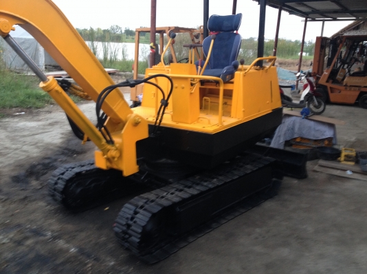 แบคโฮmitsubishi ms03mสภาพดีพร้อมใช้ ทำสีใหม่