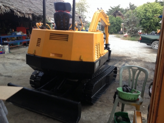 แบคโฮmitsubishi ms03mสภาพดีพร้อมใช้ ทำสีใหม่