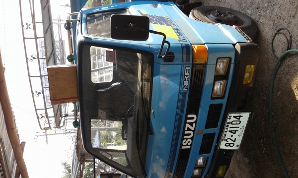 ขายรถ 6 ล้อ อิซูสุ  110  แรง ปี 38  สภาพดีพร้อมเอกสารพร้อมโอน ยางดี คัชซีสวย