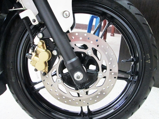 (โอนฟรี) ขาย Yamaha R15 รถปี 2015 ไมล์แท้ 3262 กม สภาพสวยเดิมๆ แรงด้วยขุมกำลัง 150CC บิดติดมือ สีแดง ขาว ราคา 69900 บาท