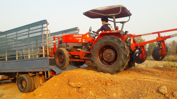 ขายรถไถคูโบต้า 4508อุปกรณ์ดันหน้าผาน6