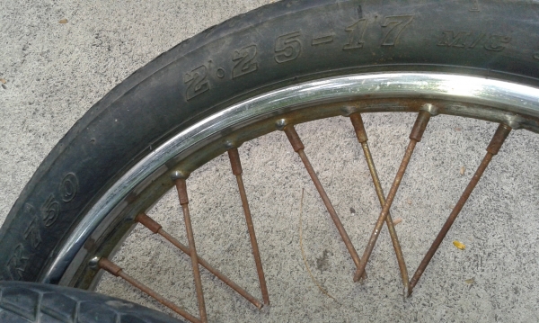 แม่แรงยกรถ+ล้อรถ 2 ล้อ