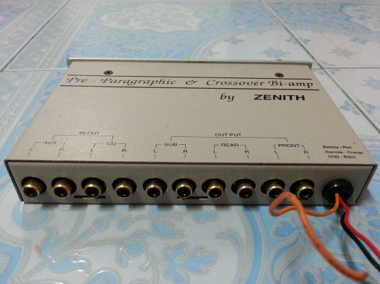 ปรีแอมป์ ZENITH 4 แบนด์