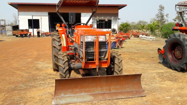 ขายรถไถคูโบต้า4508อุปกรณ์ดันหน้าผาน6
