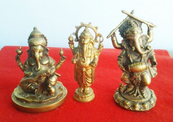 พระพิฆเนศ 3 องค์ ปล่อยรวมครับ เนื้อทองเหลืองเก่า