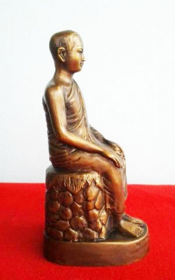 บรมครูเทพโลกอุดรเนื้อสำริด สูง ๙ นิ้ว ฐานกว้าง ๓ นิ้ว สวยครับ