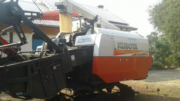 ขายดาวน์570,000 รถเกี่ยวข้าว KUBOTA DC95 ปี57 ใช้งานน้อย สวยพร้อมใช้งาน 1079ชม. เหลืองวด 177,430 สนใจโทร 090-8588220คุณนะ 093-3258446คุณบิว หรือเข้าดูสินค้าอื่นๆได้ที่ www.truck.in.th/498 หรือเพจFacebook ณรงค์ ซื้อขายรถมือสอง (เว็บไซต์ส่วนตัว) หรือFaceboo