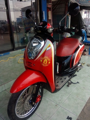 Honda Scoopy i Limited Edition ลาย Manchester United รถสวยๆราคาถูกๆครับ