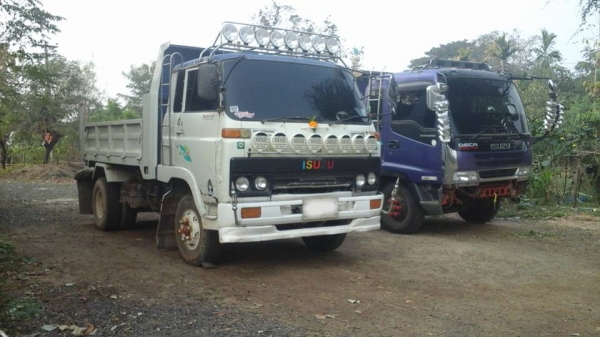 **550,000 บ.ต่อรอง/// 6+ล้อดั้มดิน5คิว ISUZU FORWARD FRR-175 รถประกอบนอก Fหน้า-หลัง พาวเวอร์ ทริฟฟี่ แอร์ ดั้ม3.70ม.ยิงหน้า ยาง8.25/16 เล่มทะเบียนครบ **ขาย ISUZU FORWARD FRR-175 ประกอบนอก 6ล้อดั้มดิน5คิว บอดี้เดิมๆ ช่วงล่างใหญ่ พร้อมลุย ISUZU FORWARD FRR1 **550,000 บ.ต่อรอง/// 6+ล้อดั้มดิน5คิว ISUZU FORWARD FRR-175 รถประกอบนอก Fหน้า-หลัง พาวเวอร์ ทริฟฟี่ แอร์ ดั้ม3.70ม.ยิงหน้า ยาง8.25/16 เล่มทะเบียนครบ **ขาย ISUZU FORWARD FRR-175 ประกอบนอก 6ล้อดั้มดิน5คิว บอดี้เดิมๆ ช่วงล่างใหญ่ พร้อมลุย ISUZU FORWARD FRR1