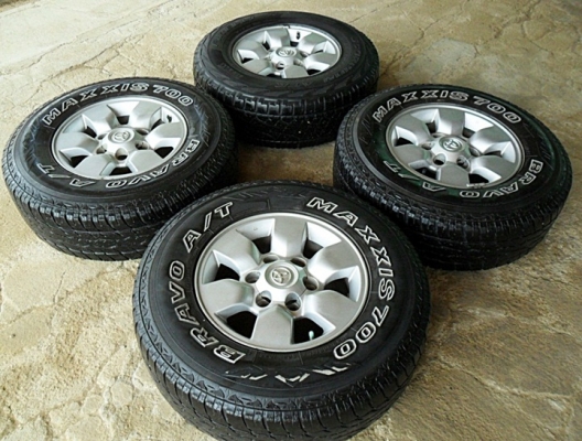 แม็กกระบะขอบ15แท้ 6รู139 พร้อมยางA/T 30x9.5 R15ลงพื้นปี12 (4ล้อ4,500)