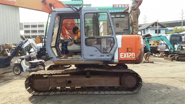 HITACHI EX120-2 สภาพพร้อมใช้ HITACHI EX120-2 สภาพพร้อมใช้