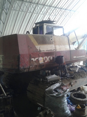 ขายรถแแบคโฮ KOMATSU PC200-5 คอลโทรลสั้น ราคา 360000