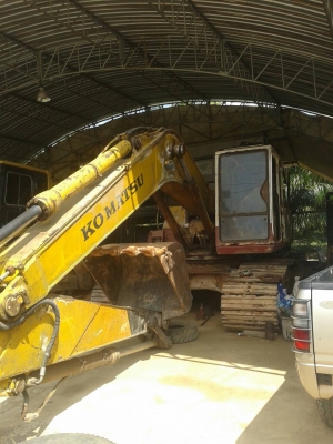 ขายรถแแบคโฮ KOMATSU PC200-5 คอลโทรลสั้น ราคา 360000