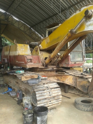 ขายรถแแบคโฮ KOMATSU PC200-5 คอลโทรลสั้น ราคา 360000