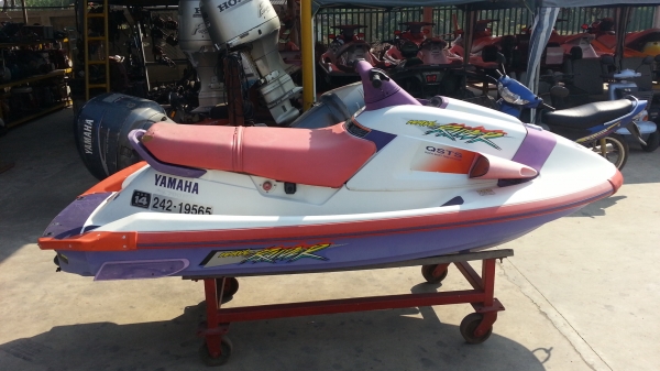 ขาย บอดี้ เก่า ญี่ปุ่น Jet ski yamaha RAIDER 700 ไม่มียางแท่นเครื่อง ไม่มียอยท้าย สภาพสวย มั๊กมาก