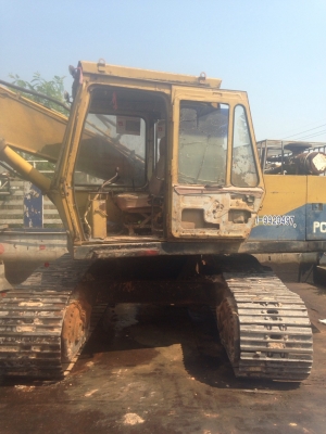 ขายรถแบคโฮ KOMATSU PC200-2 หัวกระแทกพร้อมบุ้งกี๋ ราคา 370000