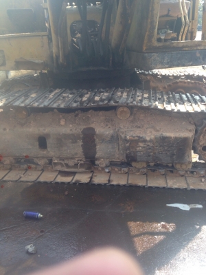 ขายรถแบคโฮ KOMATSU PC200-2 หัวกระแทกพร้อมบุ้งกี๋ ราคา 370000