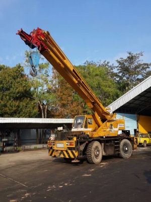 ขายรถเครน KATO KR25H-/// 4 ล้อ เอกสารเล่มทะเบียน ราคา 1700000