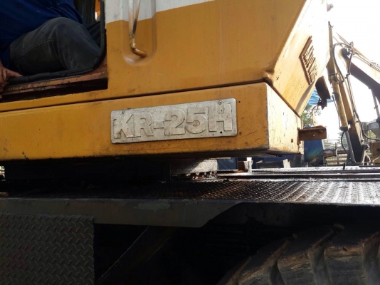 ขายรถเครน KATO KR25H-/// 4 ล้อ เอกสารเล่มทะเบียน ราคา 1700000