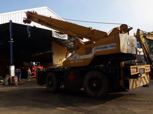 ขายรถเครน KATO KR25H-/// 4 ล้อ เอกสารเล่มทะเบียน ราคา 1700000