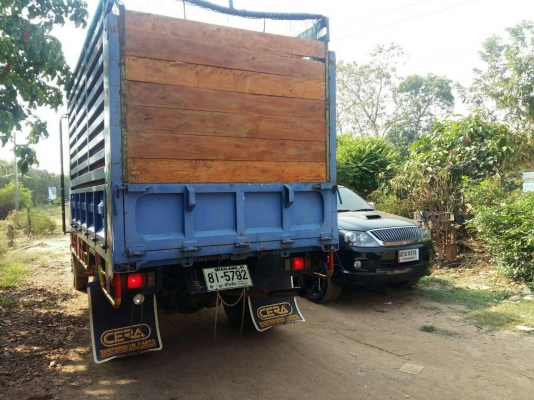 รถหกล้อดั้มเกษตร NPR เครื่อง135 แรง เครื่องดีไม่มีไอ เอกสารพร้อมโอน รถพร้อมใช้งาน