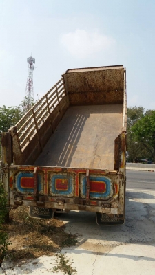 ขายรถ6ล้อดั้มisuzu npr 110แรง เครื่องดี คัชซีสวย แอร์เย็น มีสโลว์ เอกสารพร้อม สนใจ099-2489947