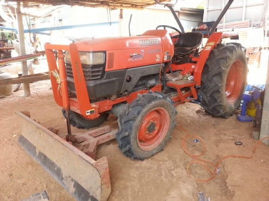 ขายรถไถ KUBOTA L4508 อุปกรณ์ ดันหน้า ผานหลัง โรตารี่ สภาพพร้อมใช้งาน สนใจโทร 090-8588220คุณนะ 093-3258446คุณบิว หรือเข้าดูสินค้าอื่นๆได้ที่ www.truck.in.th/498 หรือเพจFacebook ณรงค์ ซื้อขายรถมือสอง (เว็บไซต์ส่วนตัว) หรือFacebook คุณนะ รถบรรทุก