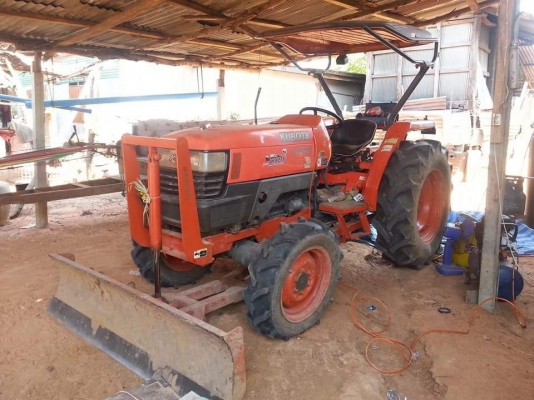 ขายรถไถ KUBOTA L4508 อุปกรณ์ ดันหน้า ผานหลัง โรตารี่ สภาพพร้อมใช้งาน สนใจโทร 090-8588220คุณนะ 093-3258446คุณบิว หรือเข้าดูสินค้าอื่นๆได้ที่ www.truck.in.th/498 หรือเพจFacebook ณรงค์ ซื้อขายรถมือสอง (เว็บไซต์ส่วนตัว) หรือFacebook คุณนะ รถบรรทุก