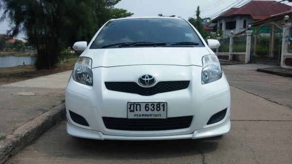 ขายTOYOTA ยาริส yaris 1.5 E Limited สีขาว ปี 2010 รถมือเดียวผู้หญิงใช้ / สวยที่สุดในรุ่น (ไมเนอร์เช้นจ์แล้ว) ชุดแต่งแท้จากโรงงาน Air Bag คู่หน้า ไฟเลี้ยวที่กระจกมองข้าง หัวเกียร์และพวงมาลัยหุ้มหนังแท้ เสกิร์ตรอบคัน เดิมทุกอย่าง ยกเว้นล้อ เปลี่ยนเป็น Enkei