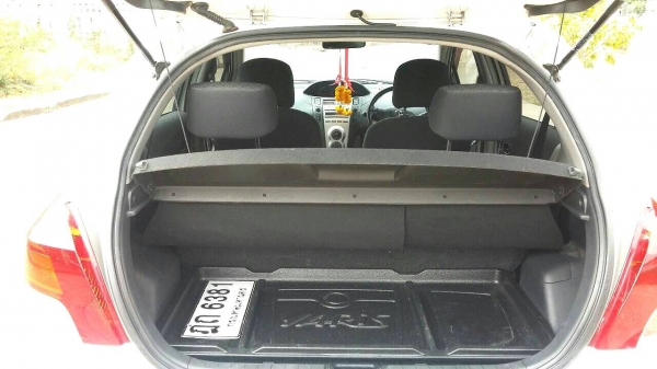 ขายTOYOTA ยาริส yaris 1.5 E Limited สีขาว ปี 2010 รถมือเดียวผู้หญิงใช้ / สวยที่สุดในรุ่น (ไมเนอร์เช้นจ์แล้ว) ชุดแต่งแท้จากโรงงาน Air Bag คู่หน้า ไฟเลี้ยวที่กระจกมองข้าง หัวเกียร์และพวงมาลัยหุ้มหนังแท้ เสกิร์ตรอบคัน เดิมทุกอย่าง ยกเว้นล้อ เปลี่ยนเป็น Enkei