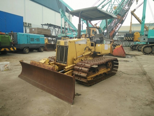 รถดันดินแทรคเหล็ก KOMATRU D20P-7E สภาพดีมาก