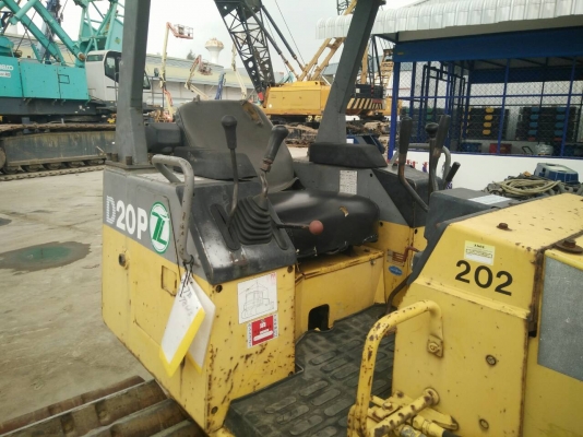 รถดันดินแทรคเหล็ก KOMATRU D20P-7E สภาพดีมาก
