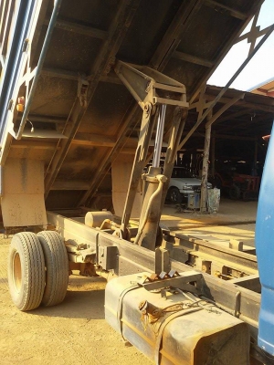 ต้องการขายด่วน Toyota รุ่น2ใบปัด 115แรง สีน้ำเงิน ต้องการขายด่วน Toyota รุ่น2ใบปัด 115แรง สีน้ำเงิน