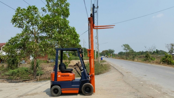 ขายด่วนรถยก TOYOTA 5FGยก1.0ตันเสาสูง3เมตรยางตันรถนอกเพิ่งเข้ามายังไม่เคยใช้งานในเมืองไทยเลย=รุ่นใหม่ขายถูกๆๆ