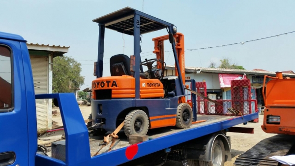 ขายด่วนรถยก TOYOTA 5FGยก1.0ตันเสาสูง3เมตรยางตันรถนอกเพิ่งเข้ามายังไม่เคยใช้งานในเมืองไทยเลย=รุ่นใหม่ขายถูกๆๆ