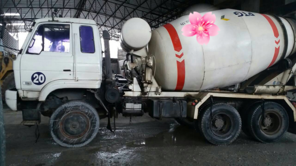 ขายรถบรรทุก 10 ล้อโม่ปูน NISSAN CWM430H 230 แรงม้าโม่LT 7 คิว ราคา 800000