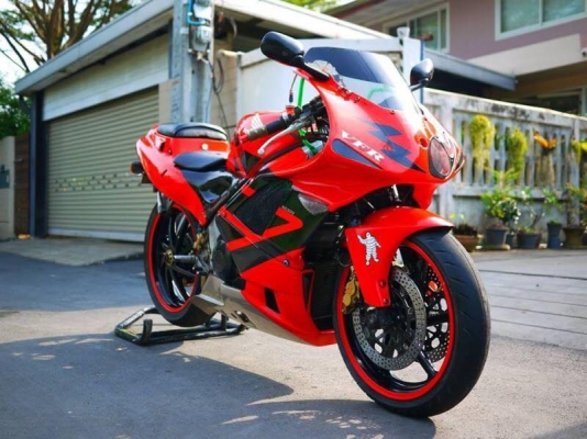 ขาย Honda VFR Nc30 พร้อมทะเบียนแท้ สภาพเครื่องสดๆ รอบเดินเบาสนิท