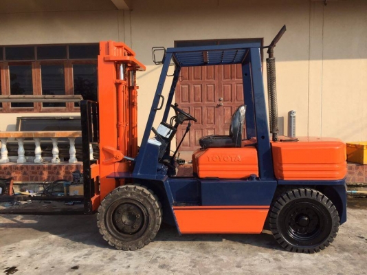 รถยกTOYOTAรุ่น5ขนาด 3.5ตัน