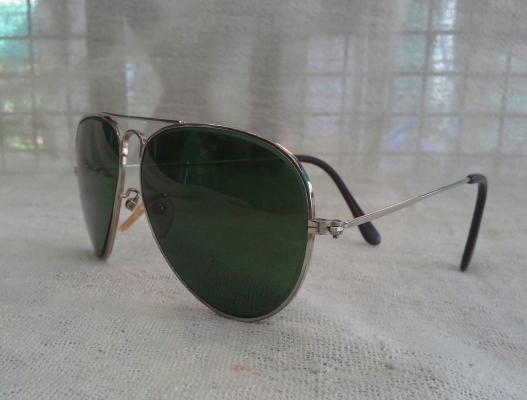 แว่นตาทองขาว (White Gold)  PR Sunglasses Houston/USA