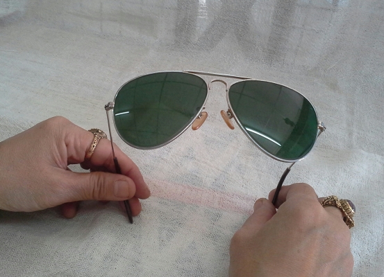 แว่นตาทองขาว (White Gold)  PR Sunglasses Houston/USA