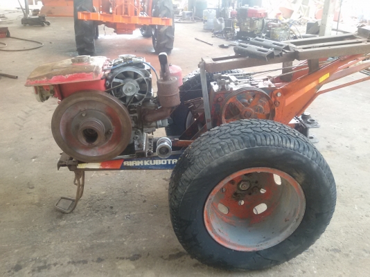 เครื่องสูบน้ำ และโครงสยามขายใน ราคา18500บาท พร้อมใช้งานสนใจ โทร0813655997 อำพร พาเจริญ ต วังบัว อ คลองขลุง จ กำแพงเพชร ราคานี้ยังต่องลองได้อีกนะครับ