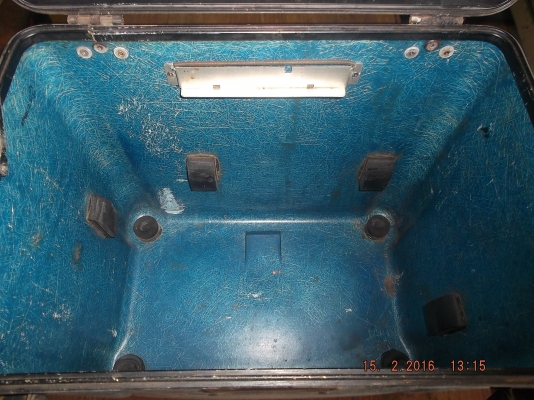 กล่องใส่เครื่องฉายหนัง ของเก่าโบราณ จากประเทศ U.S.A ปี 1961 กล่องใส่เครื่องฉายหนัง ของเก่าโบราณ จากประเทศ U.S.A ปี 1961