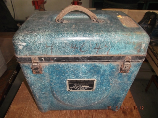 กล่องใส่เครื่องฉายหนัง ของเก่าโบราณ จากประเทศ U.S.A ปี 1961