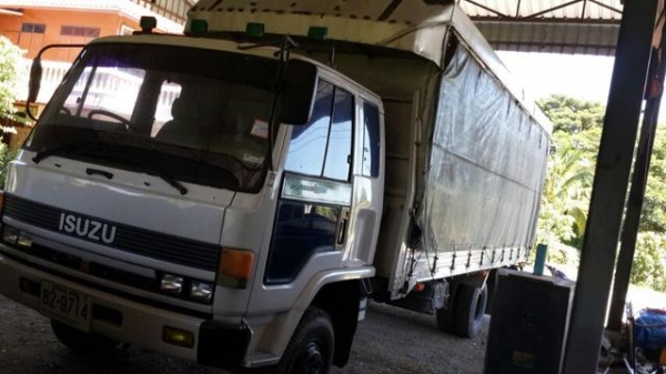 อีชูชุ  175 แรง เบรคทิพฟี่  ยาว 6.20 เมตร  ราคา  475,000  บาท