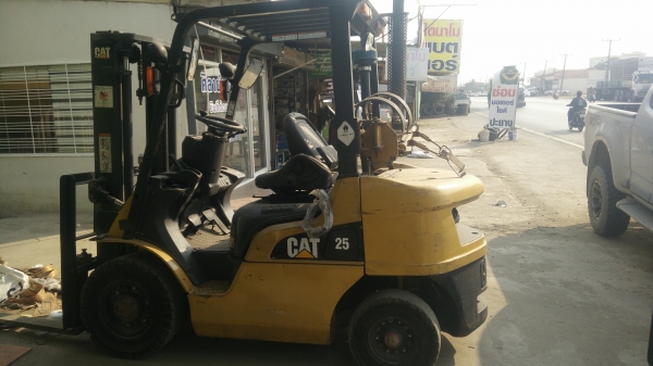 ยกได้ 2.5ตัน เสาสูงสามเมตร ออโต้ ระบบไฟครบๆ