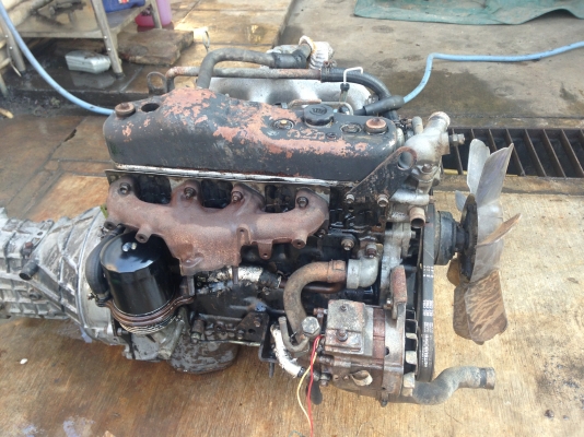 ขายเครื่องอีซุ4JA 90ฝาดำเครื่องนอกครับ